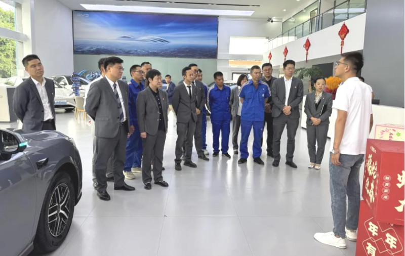 汽貿(mào)公司黨支部開展“走出去、學(xué)進(jìn)來，改作風(fēng)、促發(fā)展”貫徹中央八項(xiàng)規(guī)定精神學(xué)習(xí)教育走深走實(shí)主題黨日活動(dòng)