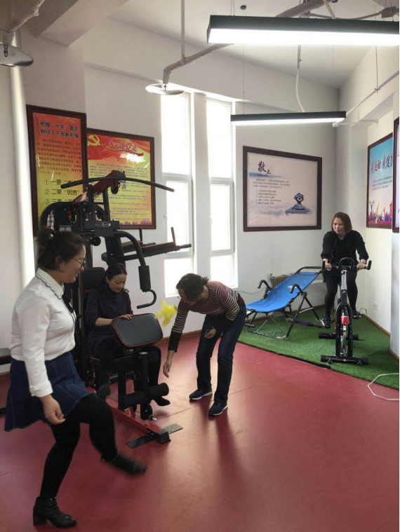 魅力女性、快樂巾幗