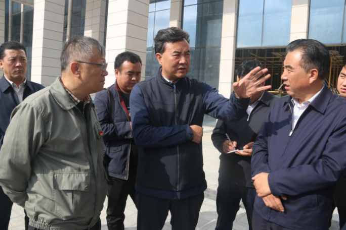 省人大常委會副主任、海東市委書記鳥成云專題調研曹家堡保稅物流園