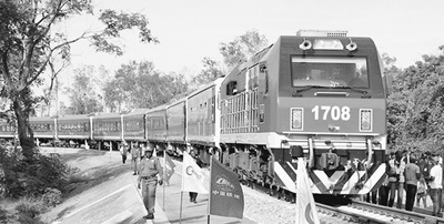 搭中國快車，促非洲發(fā)展